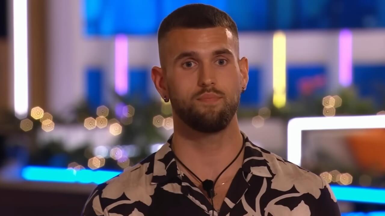 Zach Love Island
